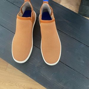 Rothys Size 9.5 Fawn Chelsea